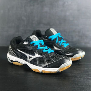Woman's Mizuno Hurricane Sneakers Size 6